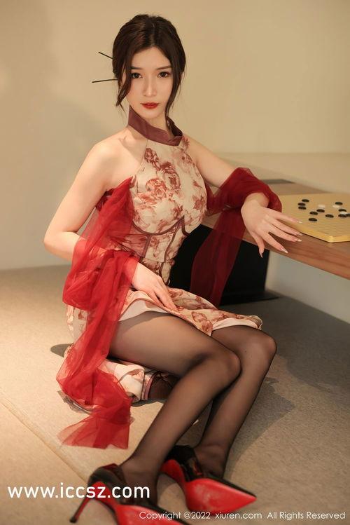 娱乐吃瓜君亚裔女性,亚裔女性在娱乐圈的崛起与挑战