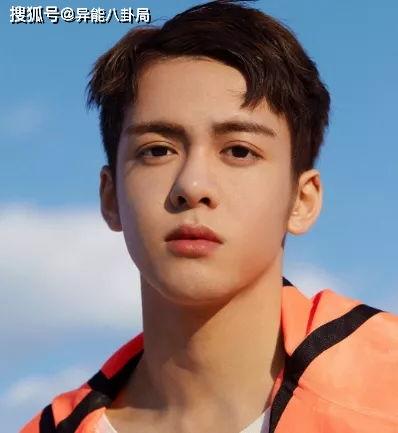 娱乐吃瓜君曾舜晞,从倚天屠龙记到莲花楼，演艺之路的璀璨星光
