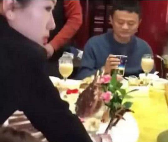吃瓜娱乐倒水视频,短视频潮流下的“吃瓜娱乐倒水”现象解析